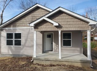 204 Freeman Ave, Dickson, TN 37055