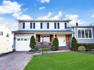 1212 Flower Ln, Wantagh, NY 11793