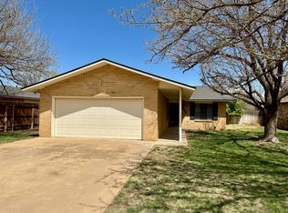 3906 Sides Dr, Plainview, TX 79072