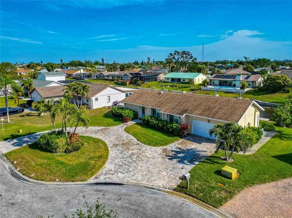 5011 Mangrove Point Rd, Bradenton, FL 34210