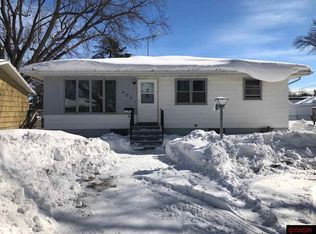 407 5th St NW, Montgomery, MN 56069