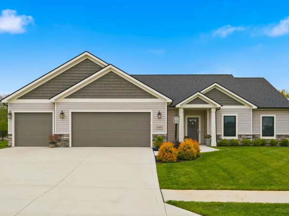 5329 Greyson Heights Dr, Auburn, IN 46706