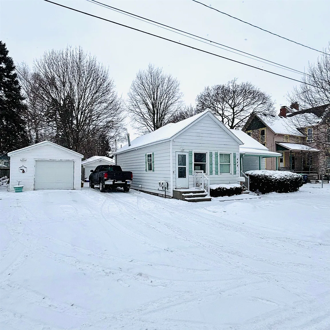 405 W John St photo 1