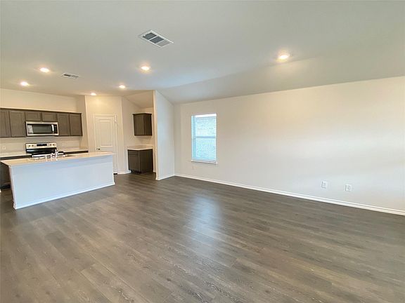 5th image of 3126 Channing Dr