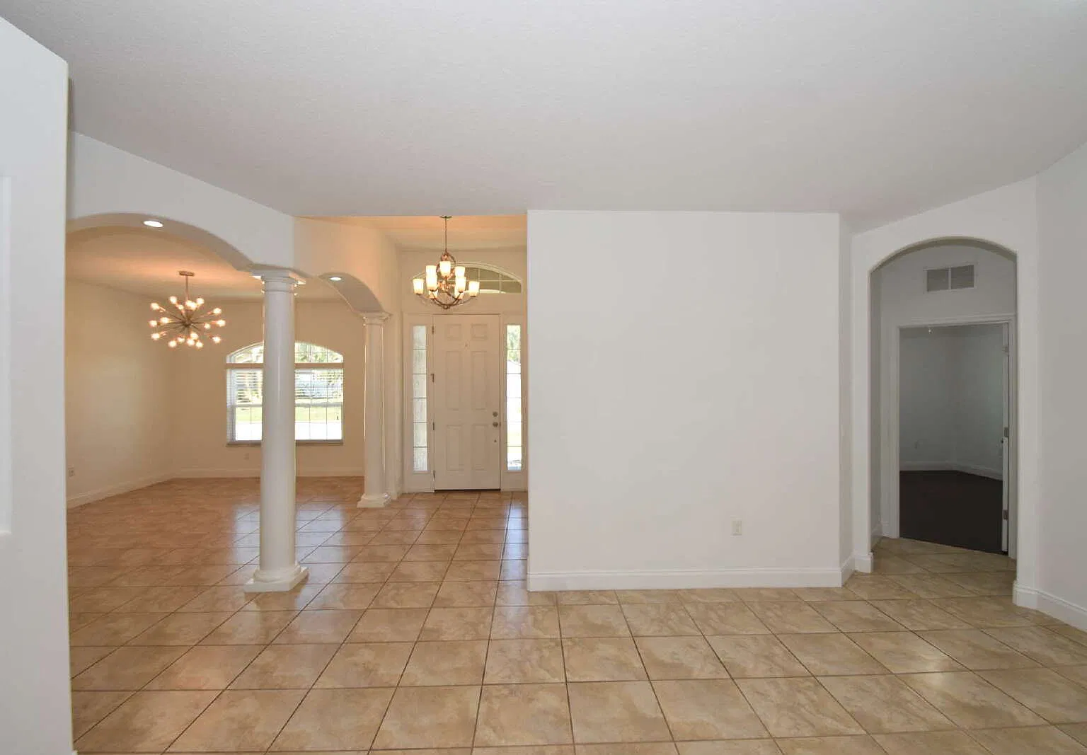 4 bed, 3.0 bath, 2552 sqft, $2,800 — Photo 2
