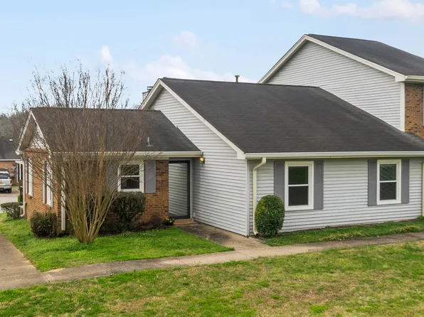 122 Lake Chateau Dr, Hermitage, TN 37076