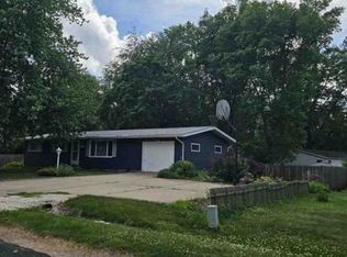 15823 N McCabe Dr, Chillicothe, IL 61523