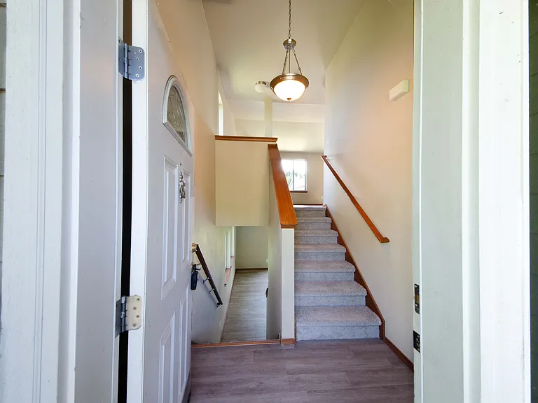 199 Goldmyer Dr — Photo 3