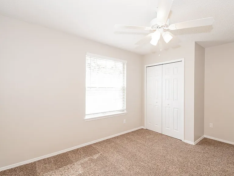 606 Charles Pinckney St — Photo 10