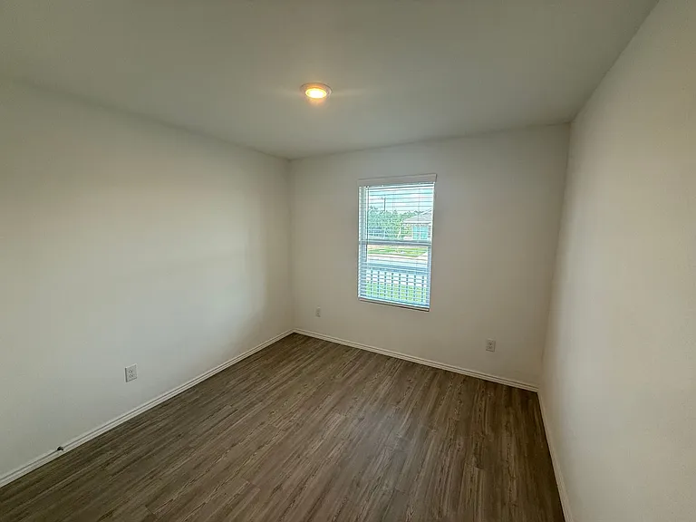 5750 Companion Loop — Photo 2
