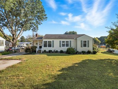 626 Clemson Cir, Winston Salem, NC, 27107