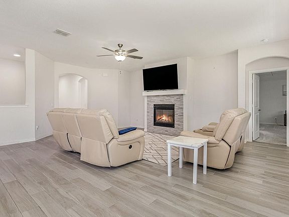 5th image of 2408 Tawakoni Dr