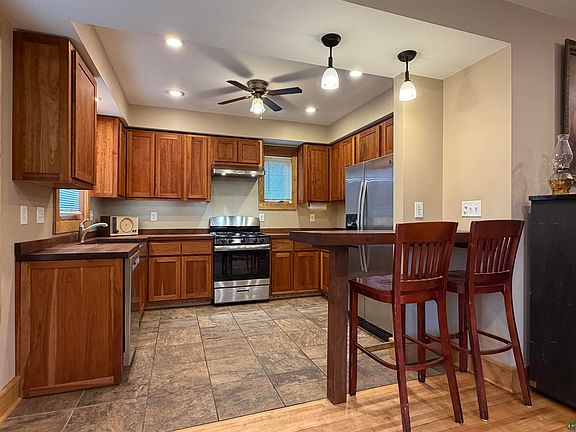 5th image of 3105 W 3rd St