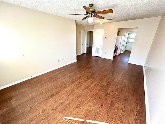 4th image of 4545 Hoeneke St #301