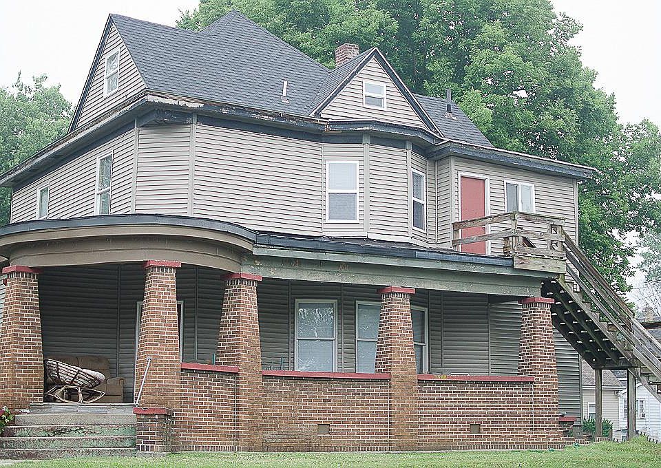 1st image of 802 W North St