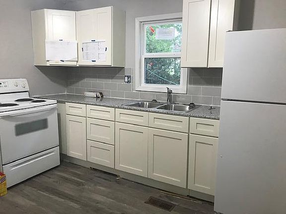 2nd image of 100 Helen St #100