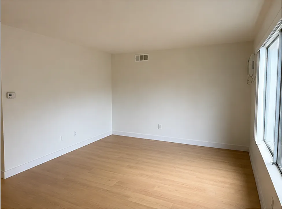 Building Photo - 1500 Eastpark Dr #3