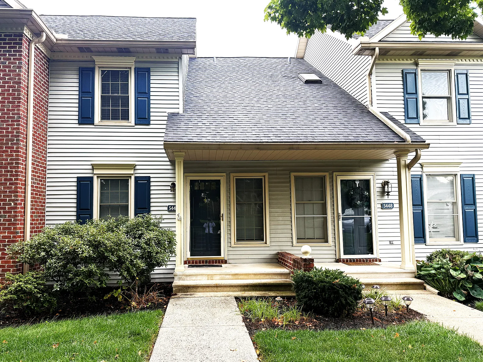 2 bed, 1.5 bath, 1090 sqft, $1,800 — Photo 1