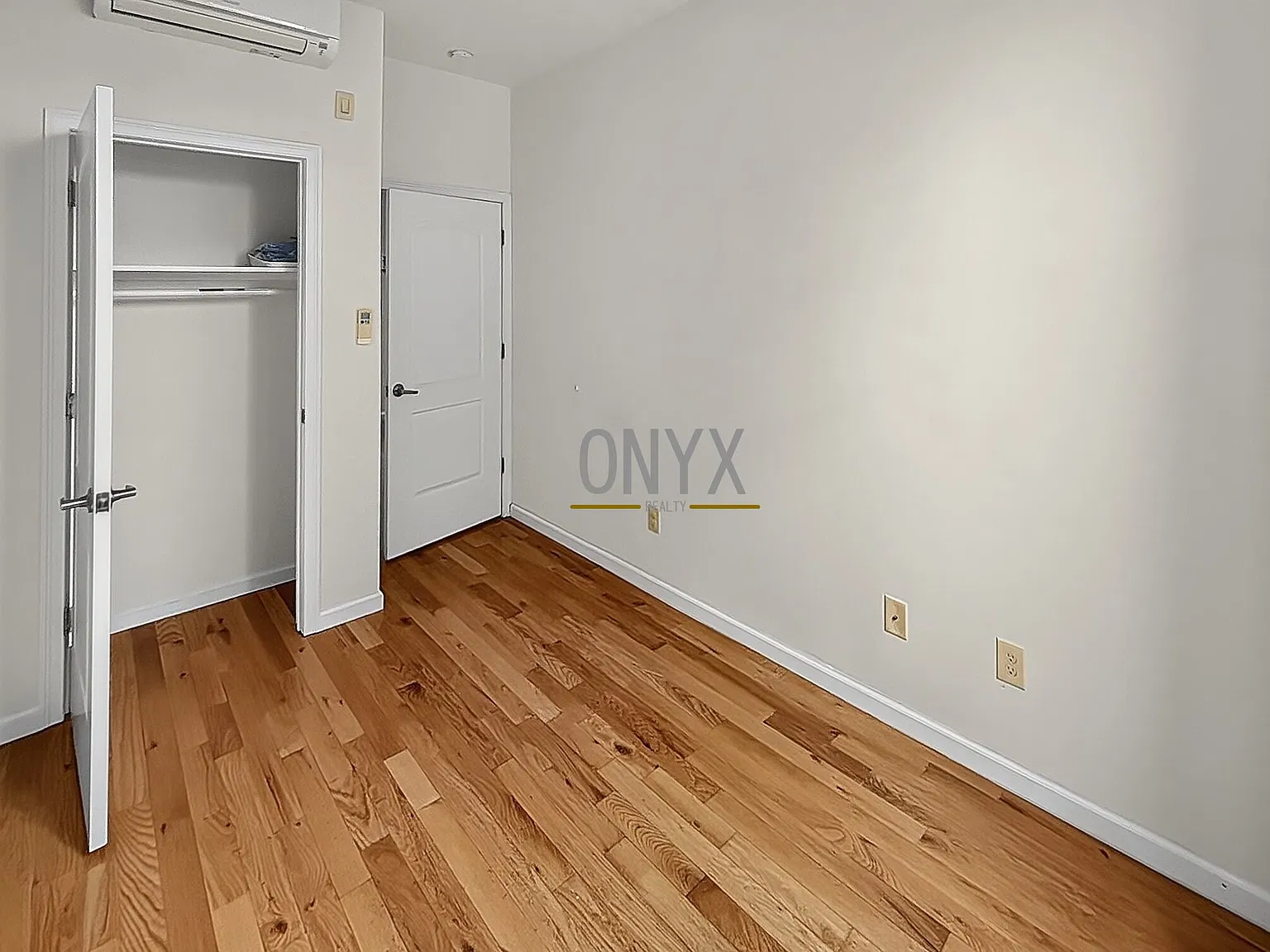 73-22 69th Place — Photo 3