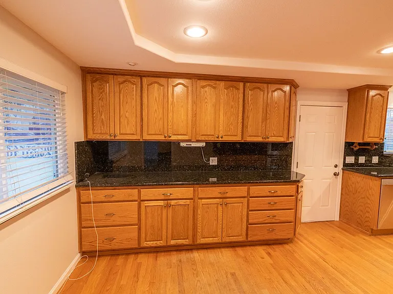 609 Poinsettia Ave — Photo 9