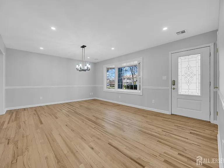 1430 Kearney Dr — Photo 7