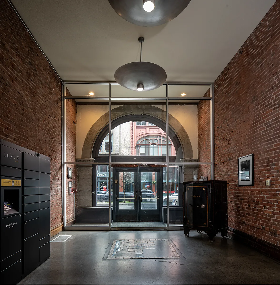 Building Photo - Terry Denny