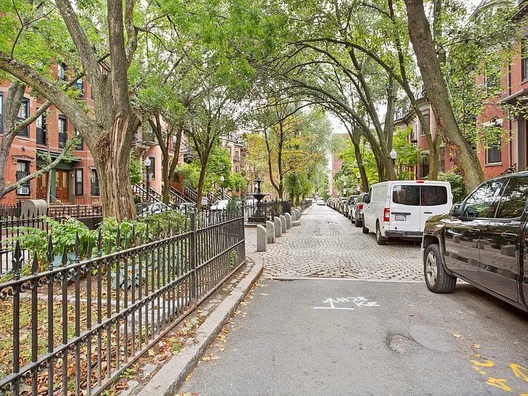 32 Concord Sq #1 — Photo 21