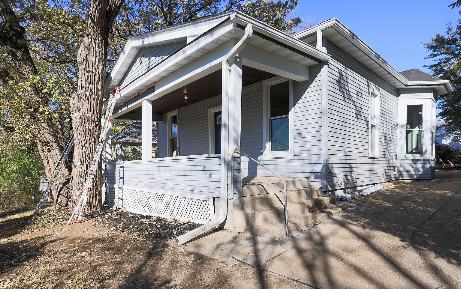 320 Lawton Ter Council Bluffs Ia 51503 Zillow