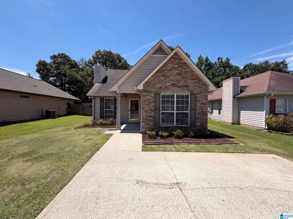 151 Carrington Ln, Calera, AL 35040