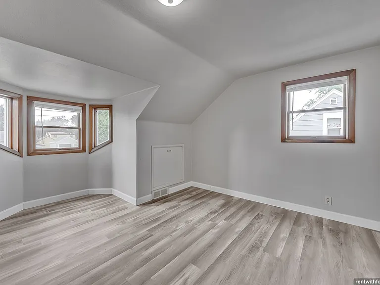 524 Harrison St — Photo 5