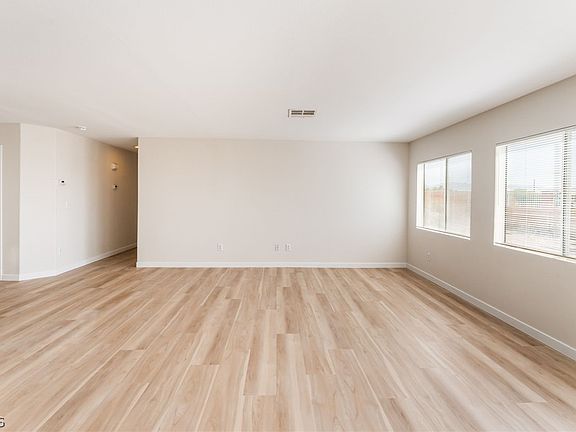 5th image of 5326 Pine Bough St
