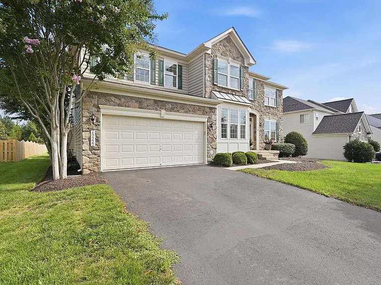 42222 Cameron Parish Dr — Photo 3