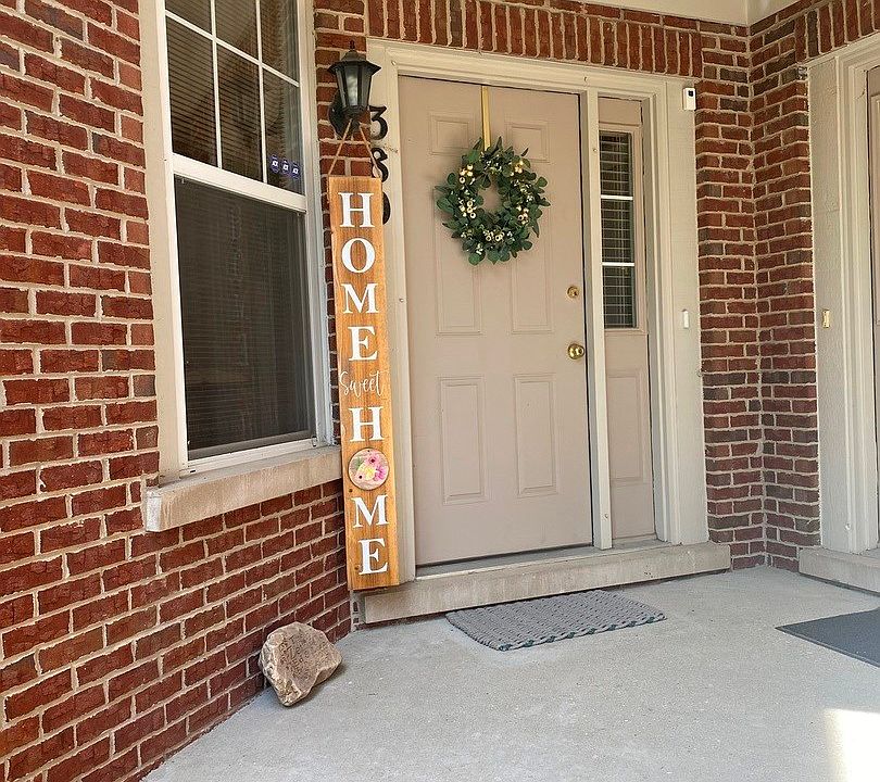 1st image of 380 Pine Lake Cir