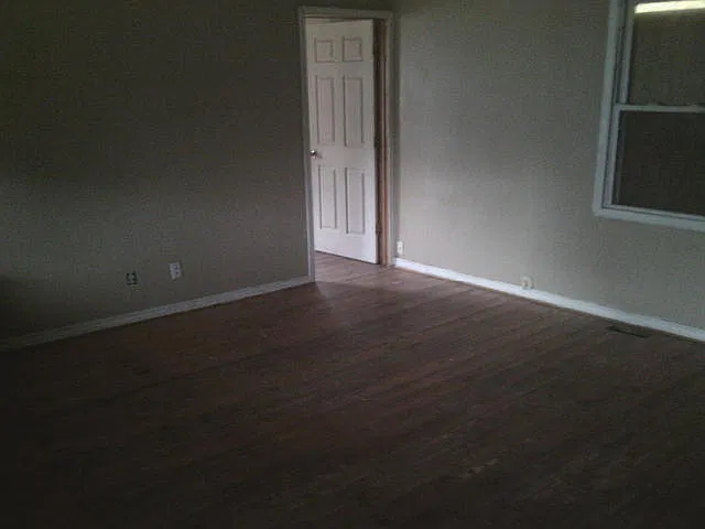 3 bed, 1.5 bath, 1184 sqft, $1,100 — Photo 4
