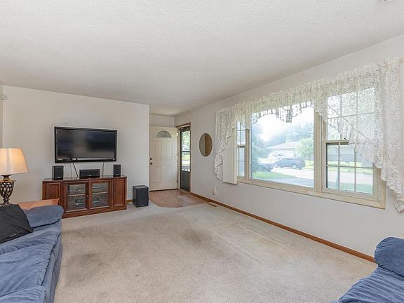 4th image of 4616 82nd Ave N