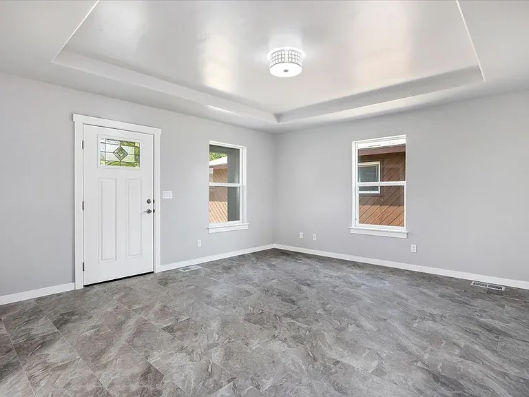 254 Monroe St — Photo 5