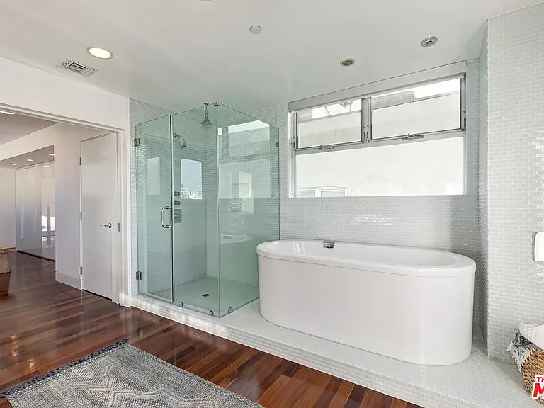 111 Eastwind St — Photo 37
