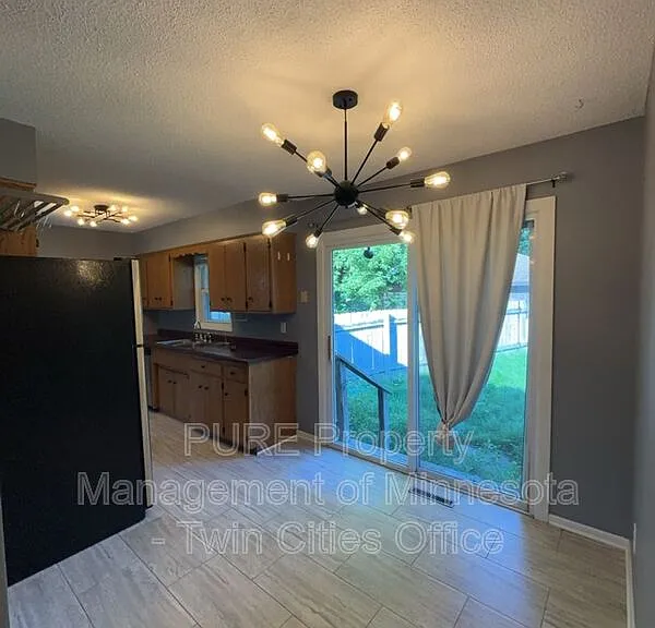 1617 Flag Ave N — Photo 5