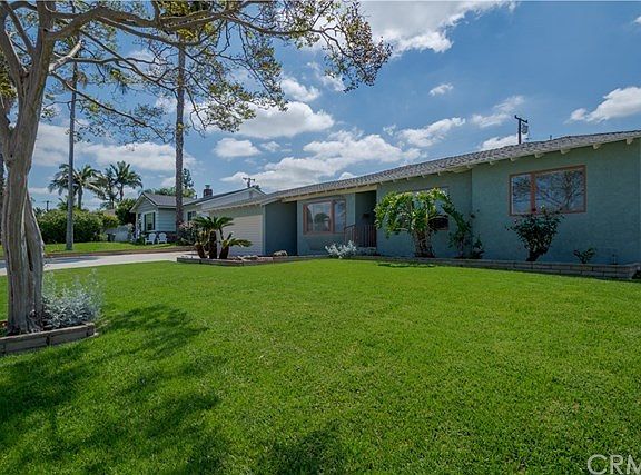 3rd image of 1912 E Linda Vista St