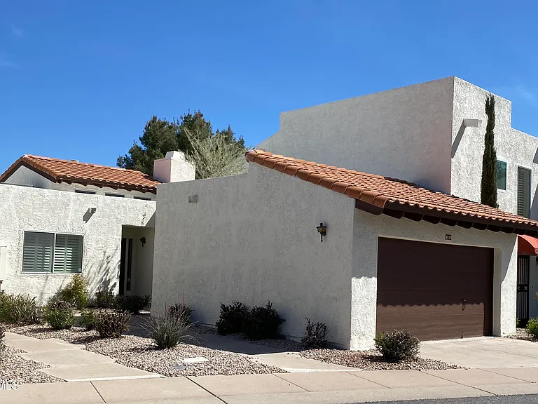 4014 E Cortez St — Photo 1