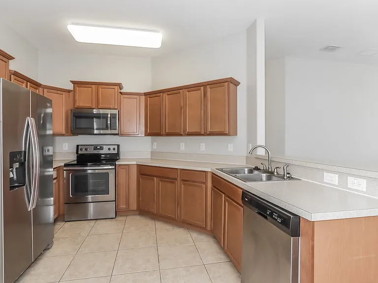 7334 Lumber Port Dr — Photo 8