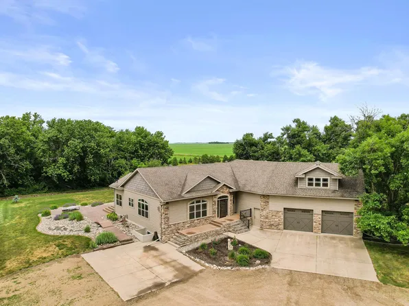14293 40th St S, Moorhead, MN 56560