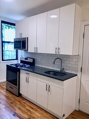 Rented by Garfield Realty  | media 8