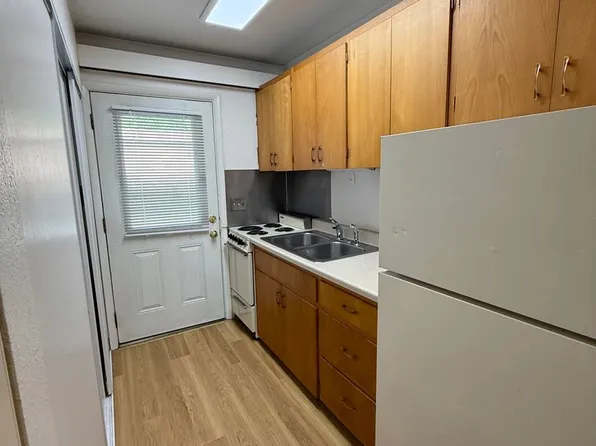 W. Dimond Blvd, 3640 W Dimond Blvd APT 8, Anchorage, AK 99502