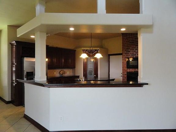 4th image of 808 Erinova Dr