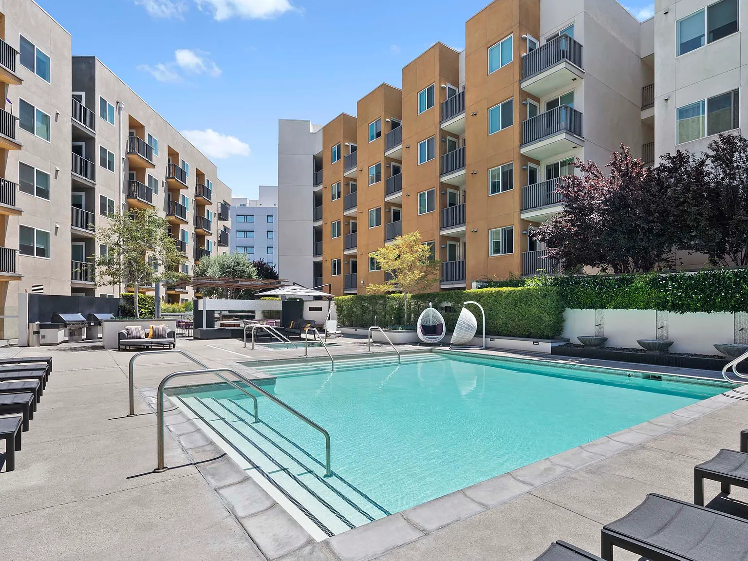 Sona Glendale — Photo 2