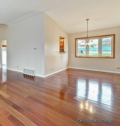 4th image of 8133 Carolwood Ln