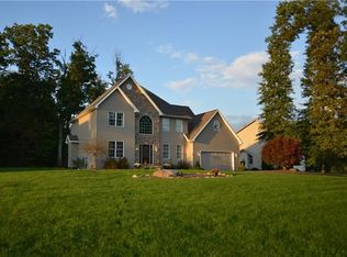 1590 Lori Ln, Hermitage, PA 16148