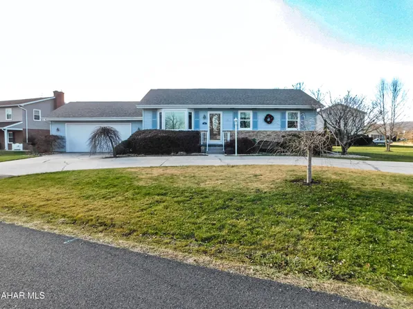 106 Redwood Ln, Duncansville, PA 16635