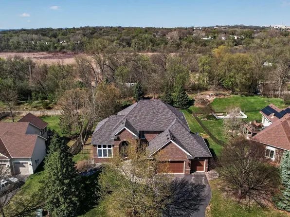 2602 Woods Trl N, Burnsville, MN 55306